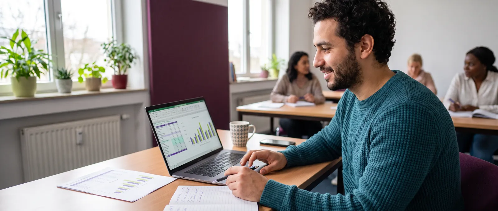 Neuankömmling erstellt im Weiterbildungskurs eine Excel-Arbeitsprobe mit Pivot-Auswertung
